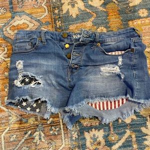Distressed size 10 high rise short